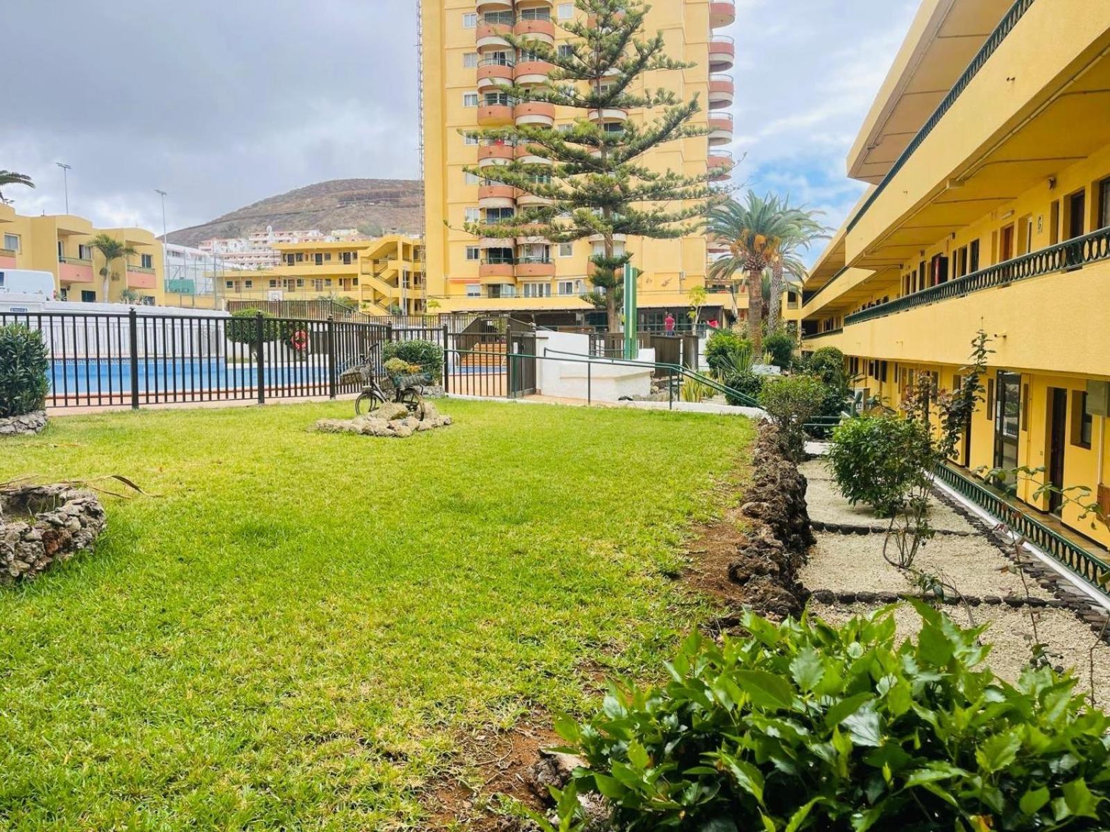 Cozy 2-Bed & Sofa-Bed Studio In Los Cristianos Los Cristianos  Zewnętrze zdjęcie